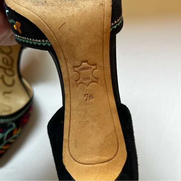 Sam Edelman Women's Black Embroidered Heels - Picture 5 of 7